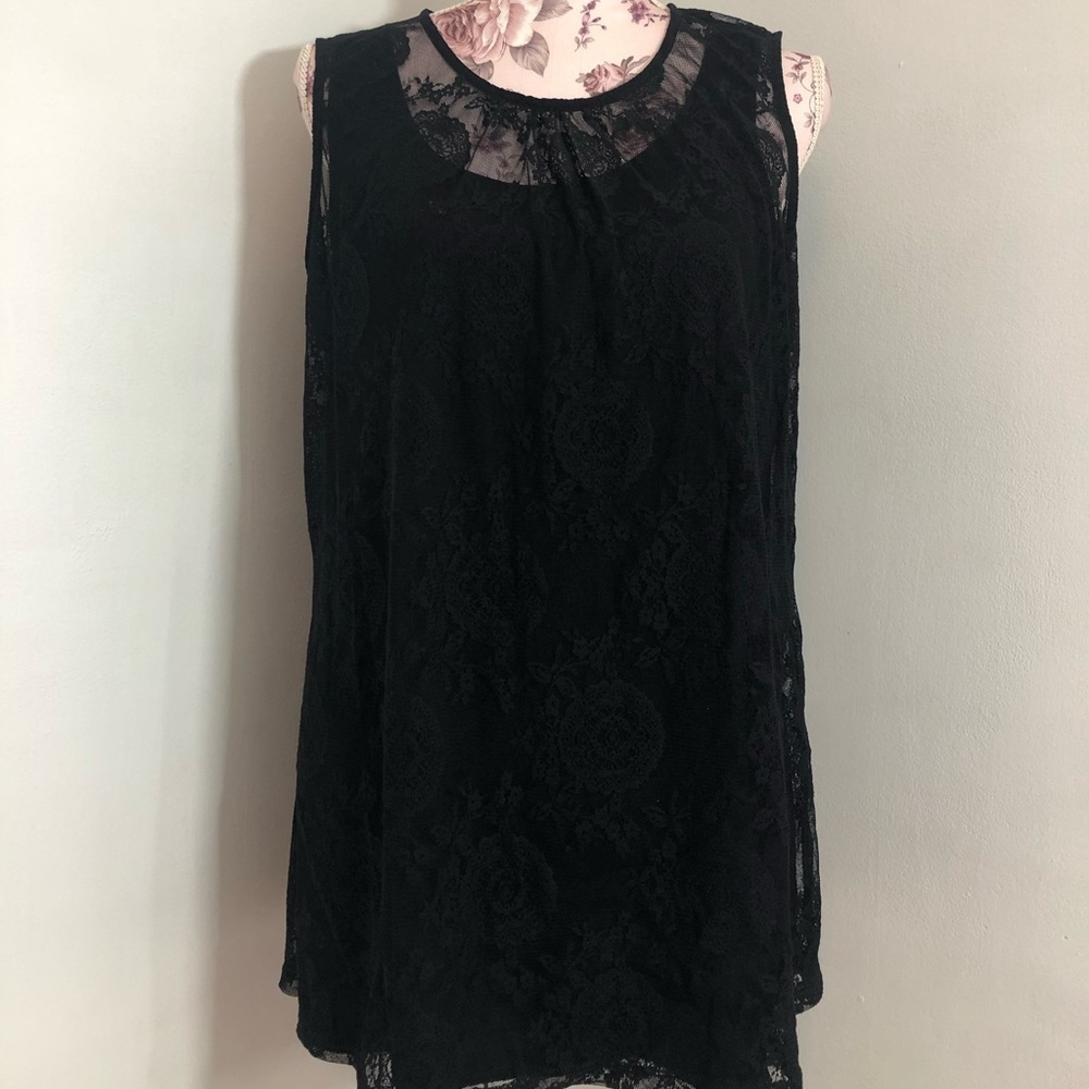 Cabi Lace Sleeveless Top(47) - Picture 2 of 6